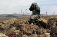 Anna na wietrze pośród wielkich kamieni (w kurtce Taghia, Alvika) Anna na wietrze pośród wielkich kamieni (w kurtce Taghia)